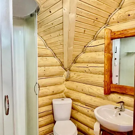 Hotel з видом на говерлу та петрос 4*