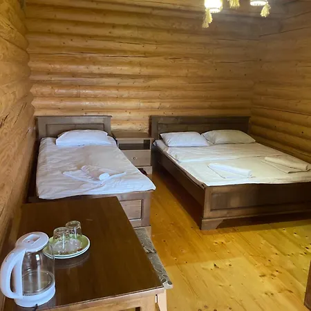 Hotel з видом на говерлу та петрос